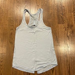 Lululemon Athletica all tied up tank top light blue with stripes womens size 4